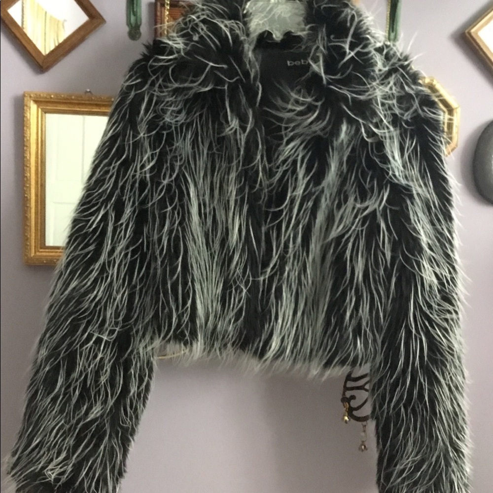 VINTAGE. BeBe furry cropped coat. Sz Small
